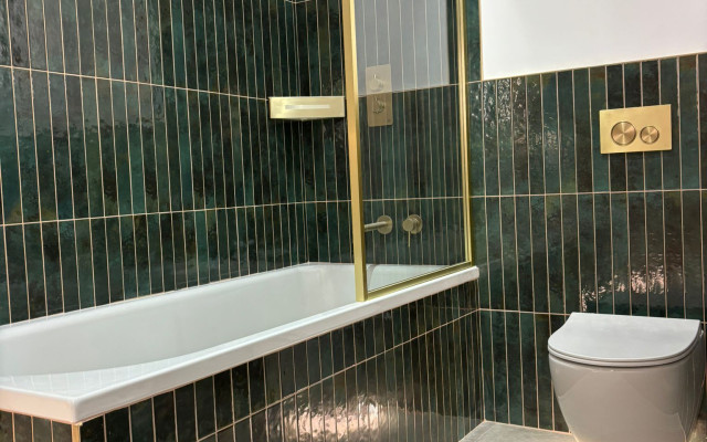 Barkers Home Of Interiors - Bath And Shower Panel