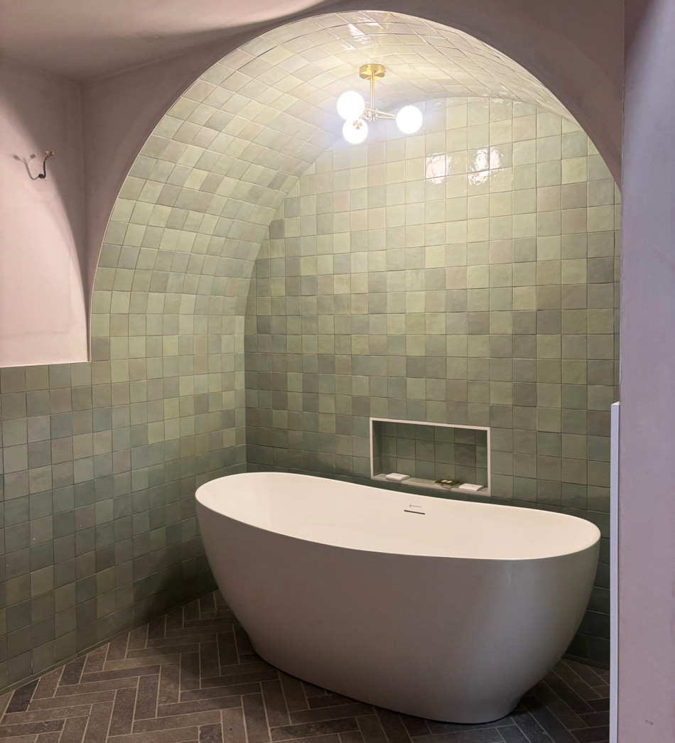 Barkers Freestanding Bath Display